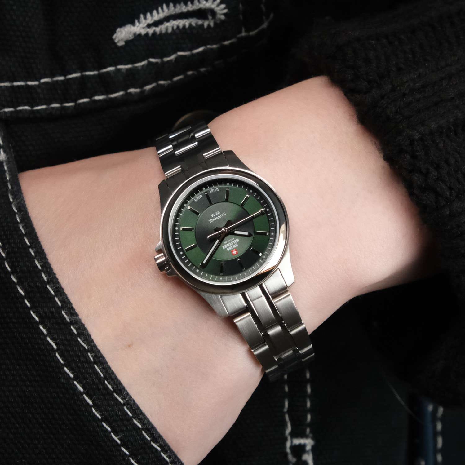 Swiss Military by Chrono Swiss Military by Chrono Сверхточные SM30201.31 кварцевые женские часы часы крупный план зеленый циферблата