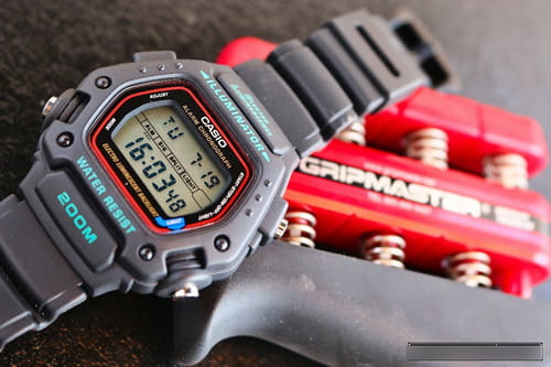 Casio Casio Collection DW-290-1VH, collection япония мужские часы на браслете пластик боковой вид