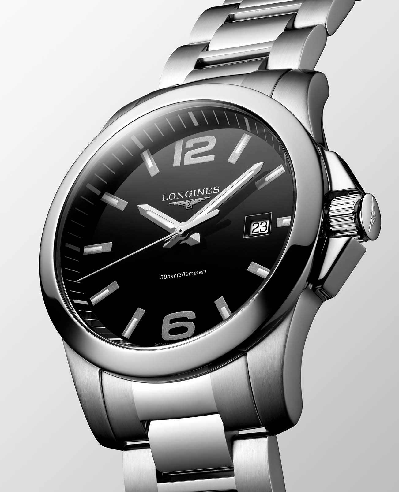 Longines L37594586 мужские часы застежка крупным планом