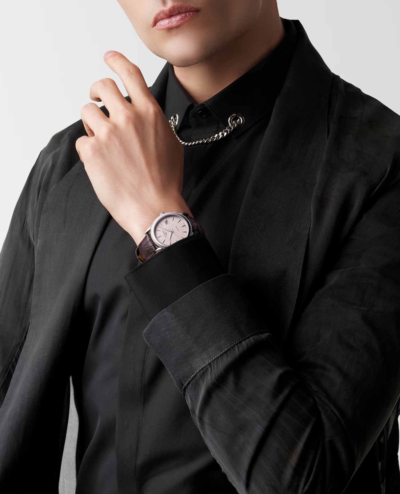 Оригинальные часы Longines Longines Flagship L4.984.4.79.2 механические калибр механизма l888 общий вид