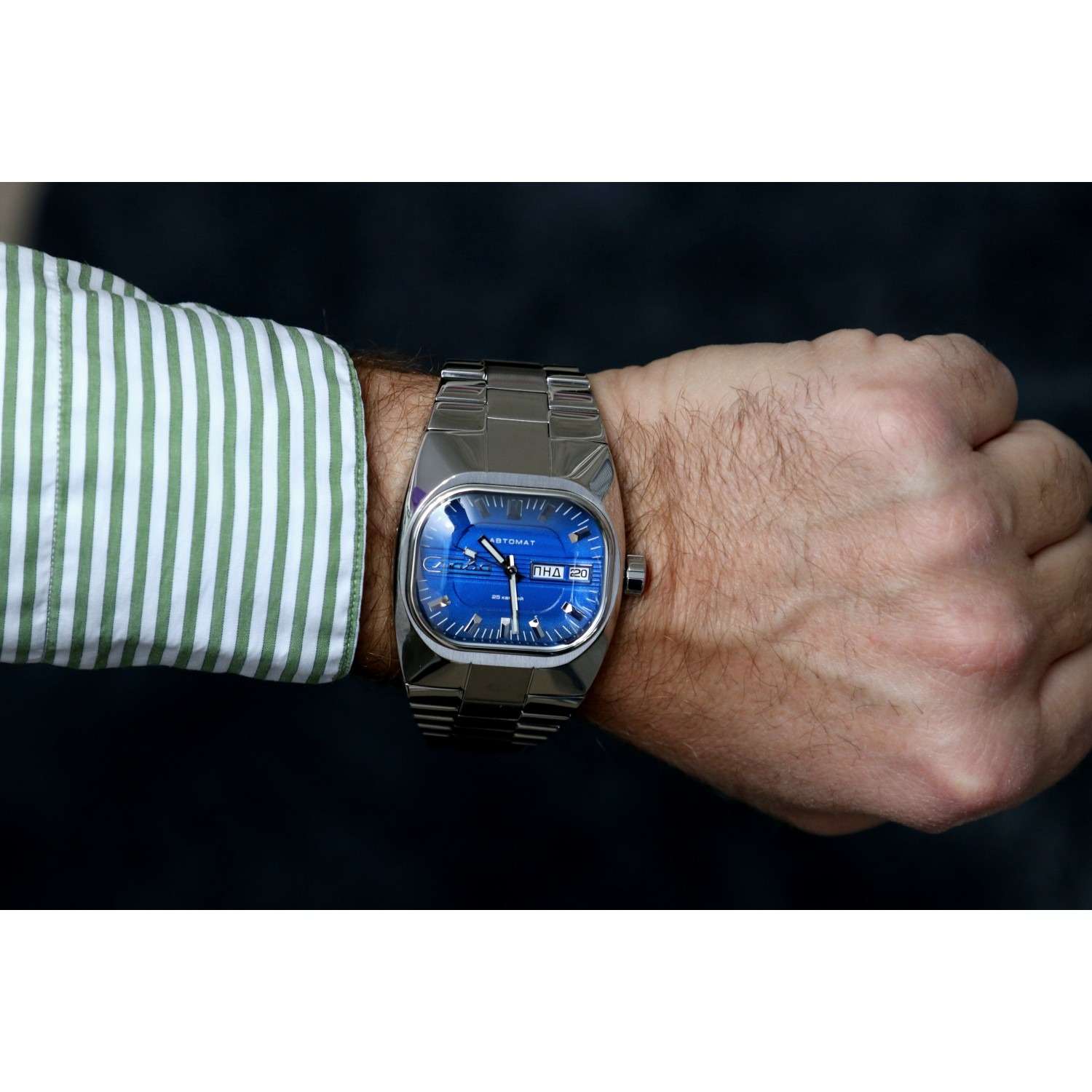 Слава 4320688/100-2427 мужские часы застежка крупным планом