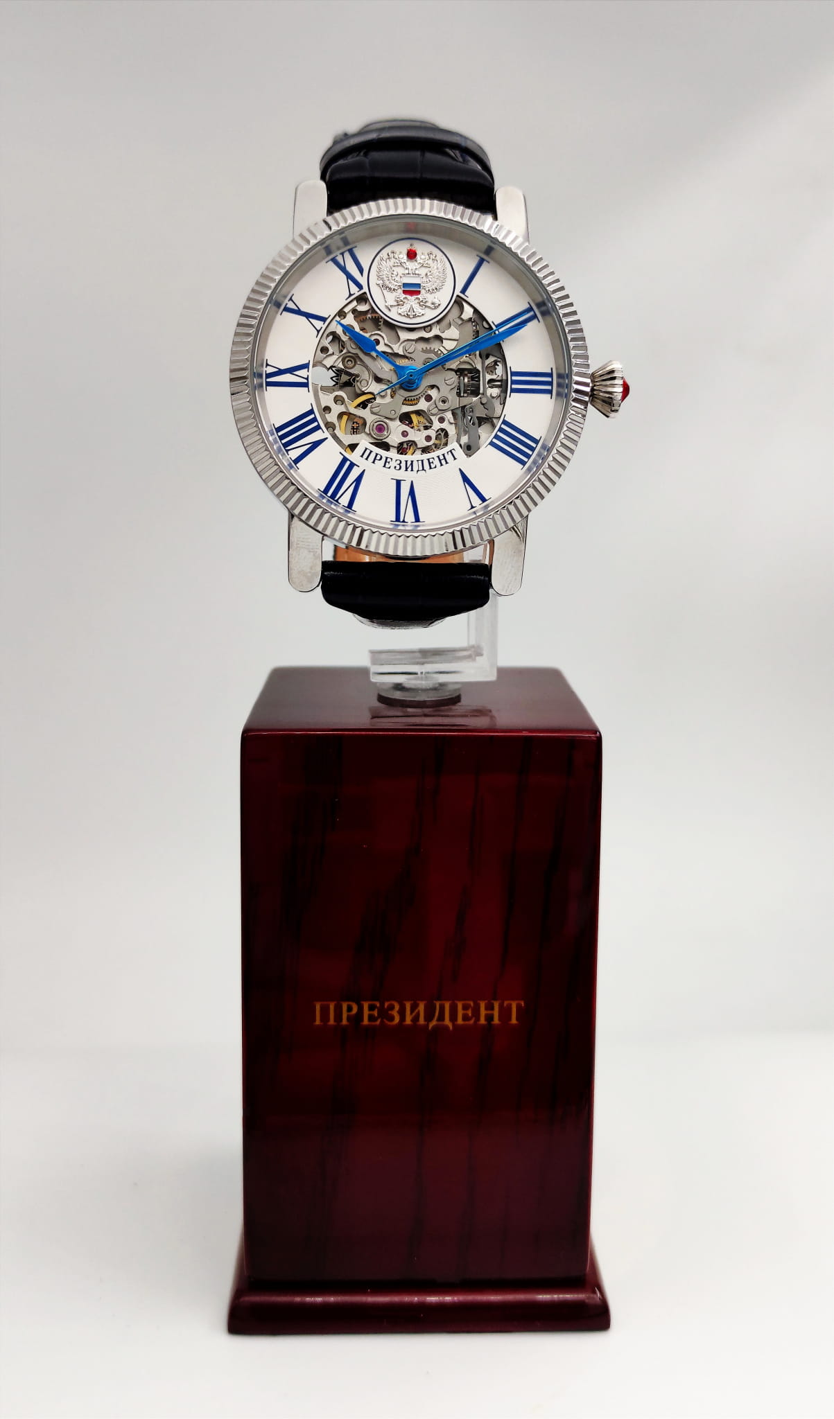Президент Президент 4500160 механические мужские часы часы крупный план белый циферблата