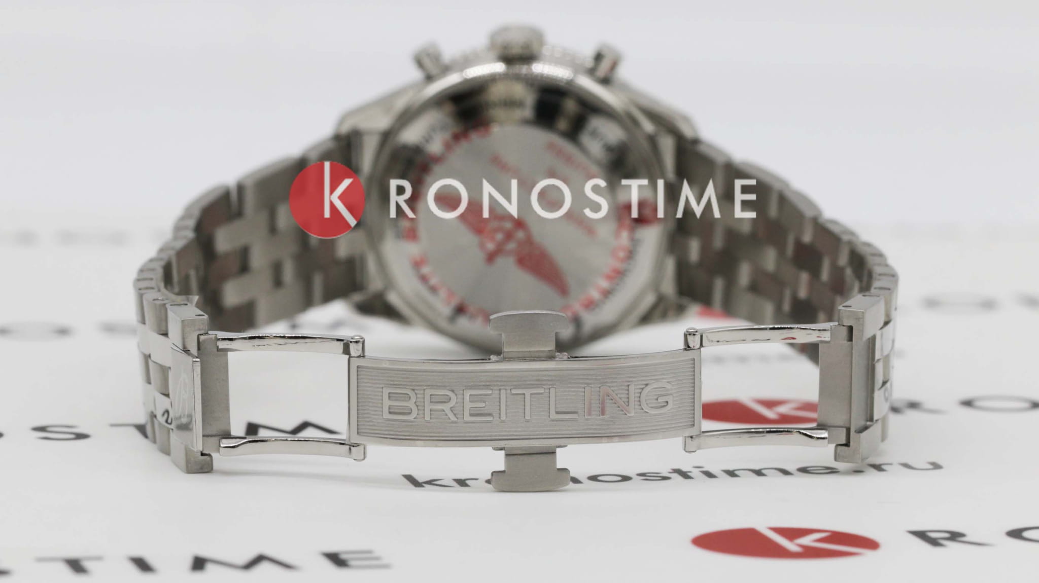 Breitling Breitling Classic Avi Chronograph 42 P-51 Mustang A233803A1B1A1  — детали корпуса и нержавеющая сталь