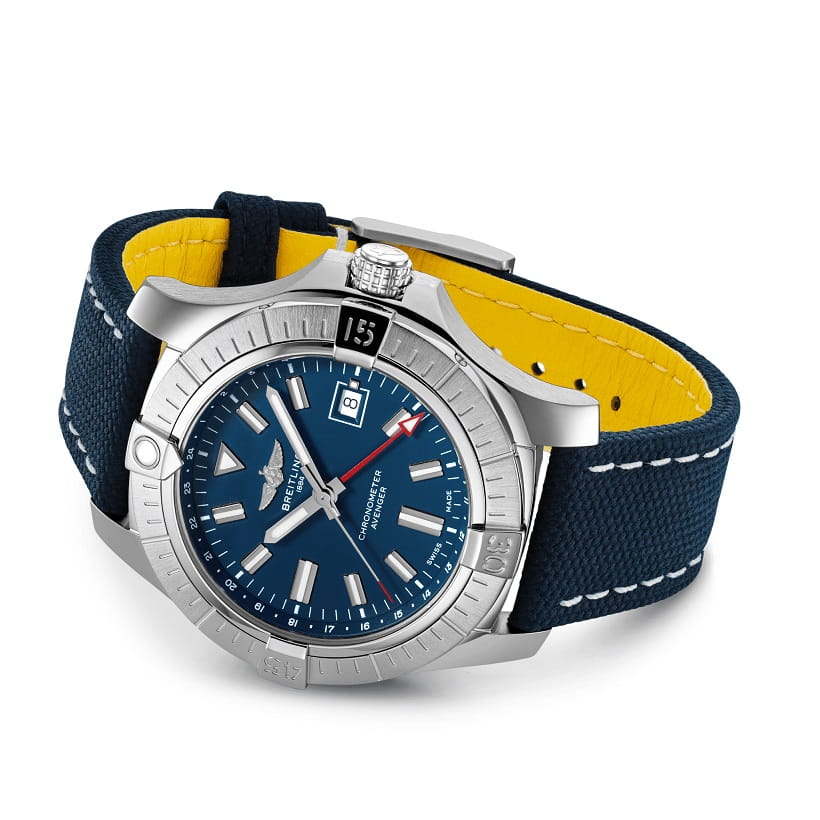 Breitling Breitling Avenger Automatic GMT 45 A32395101C1X2, avenger швейцария мужские часы на браслете кожаный боковой вид
