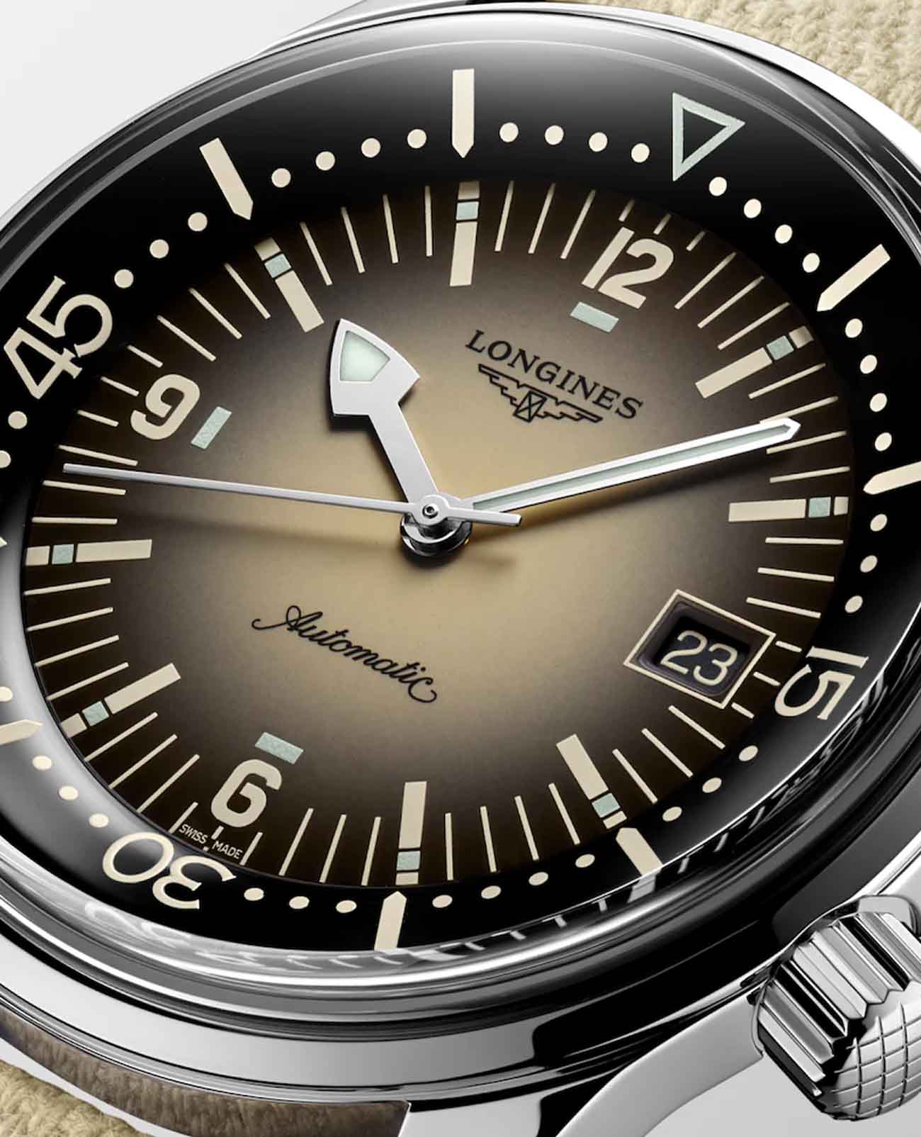 Longines Longines Legend Diver Watch L3.774.4.30.2  — детали корпуса и тканевый