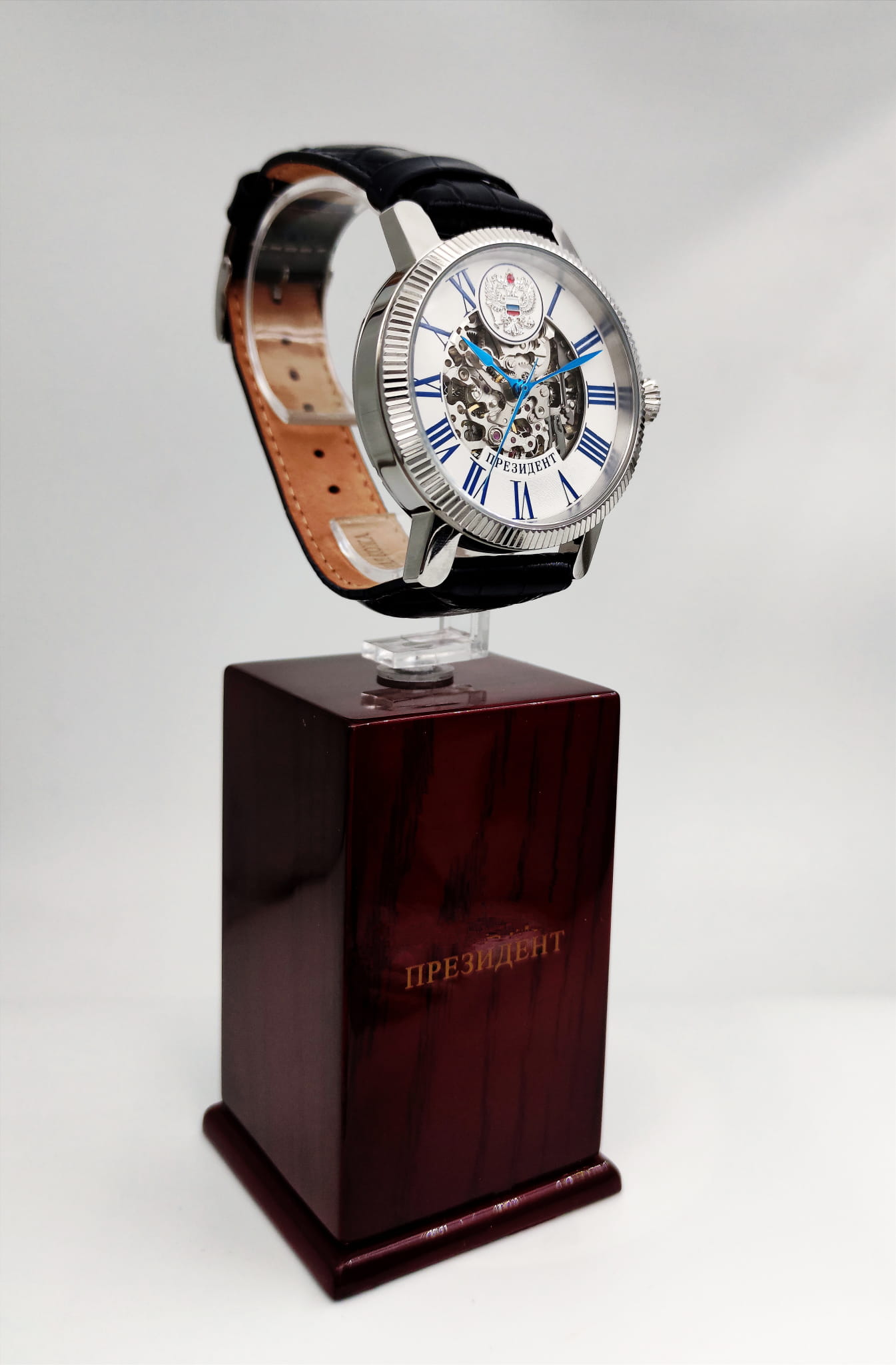 Президент Президент 4500160 мужские часы белый циферблат на запястье