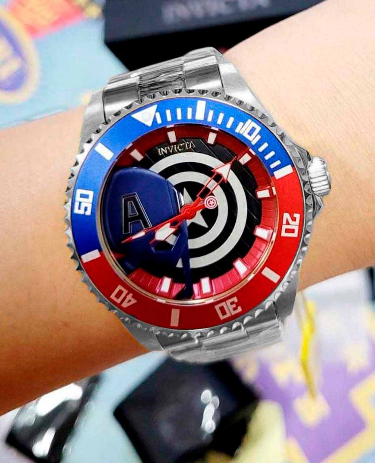 Invicta Invicta Marvel IN29680 мужские часы цветной циферблат на запястье