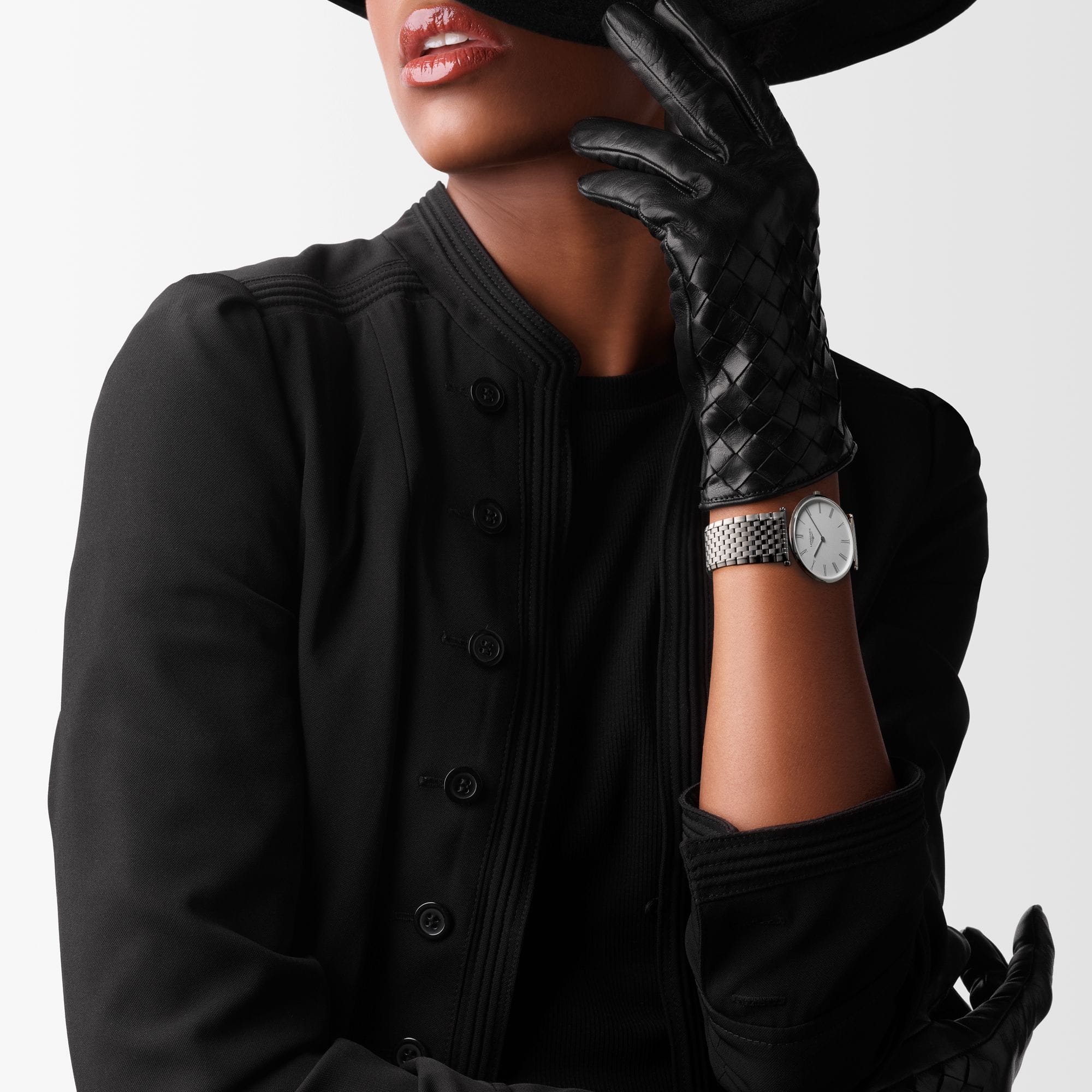 Оригинальные часы Longines La Grande Classique de Longines L4.755.4.11.6 кварцевые калибр механизма l420 (на основе eta 282.001) общий вид