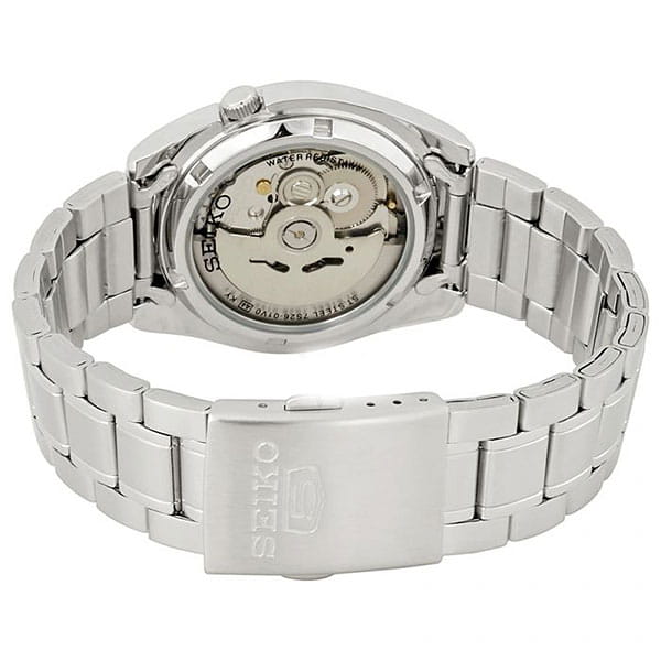 Seiko SNKL41J1 мужские часы застежка крупным планом