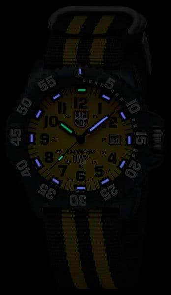 Luminox Luminox A.3955.SET, atacama швейцария мужские часы на браслете кожа + текстиль боковой вид