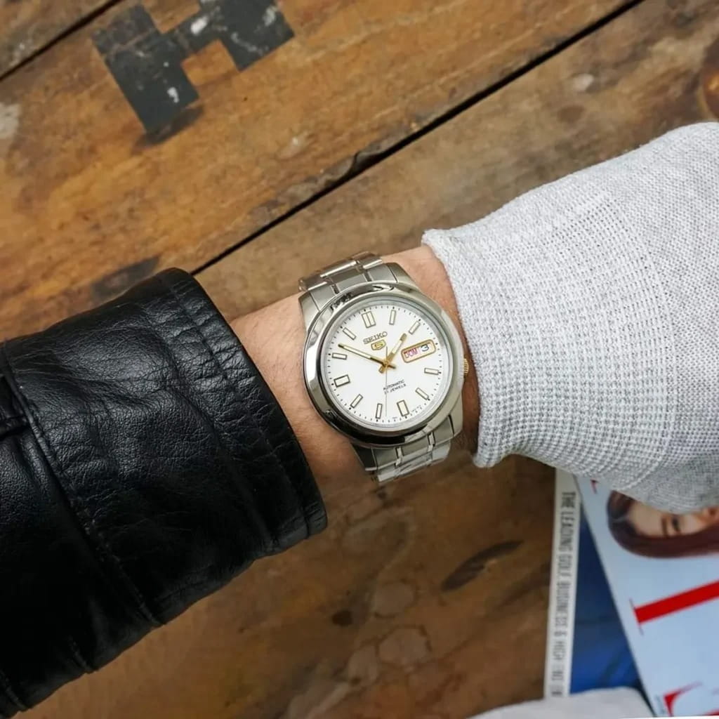 Seiko Seiko 5 Regular SNKK07J1  — детали корпуса и нержавеющая сталь