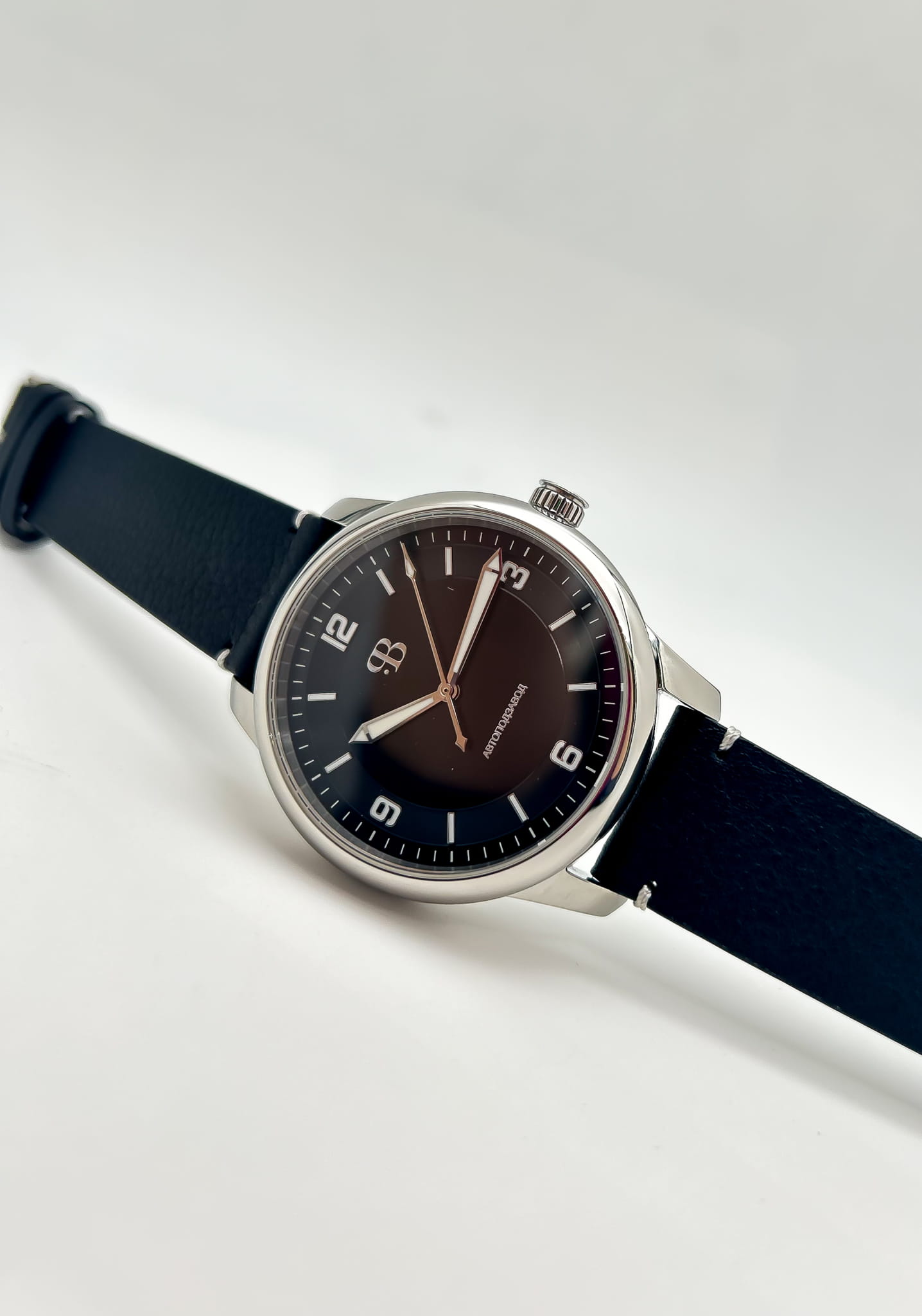 Русское Время Русское Время 3910202 механические мужские часы часы крупный план черный циферблата