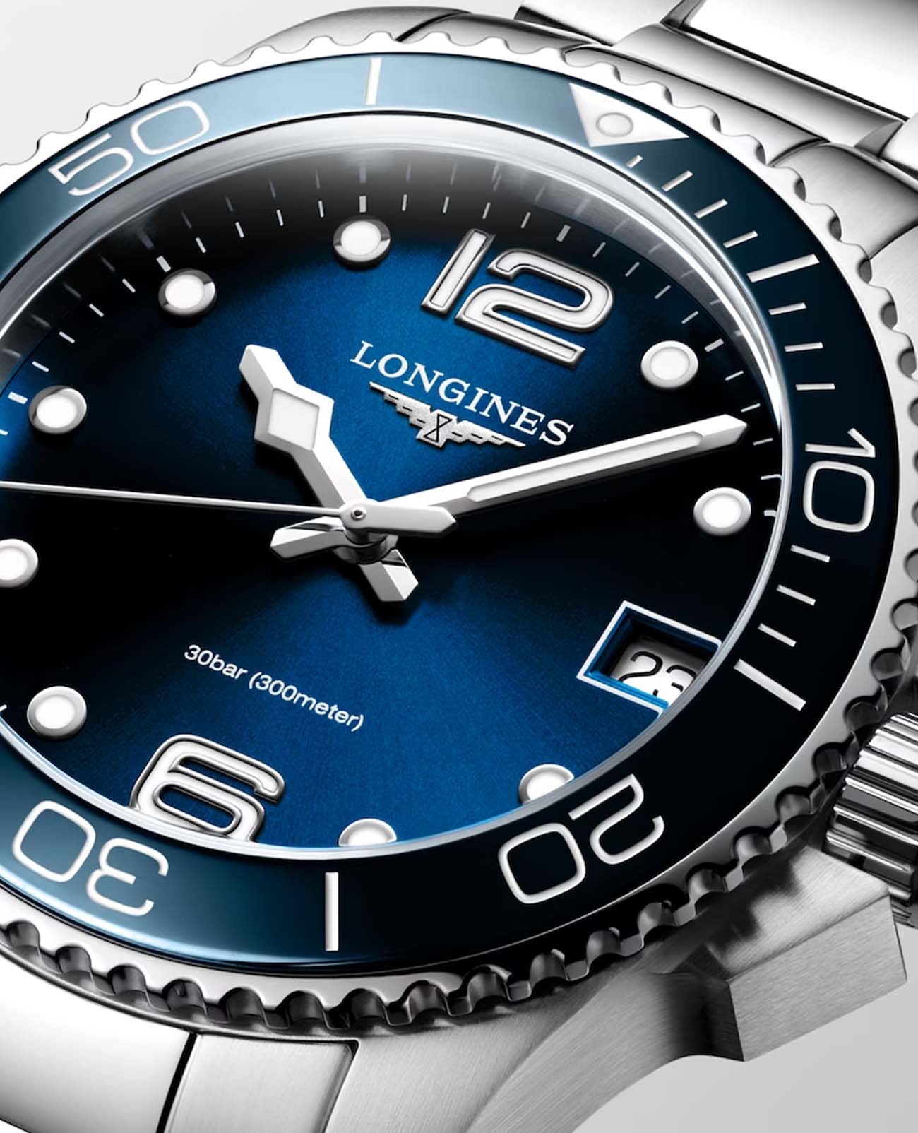 Longines Longines HydroConquest L3.370.4.96.6 , наручные женские часы фото под углом