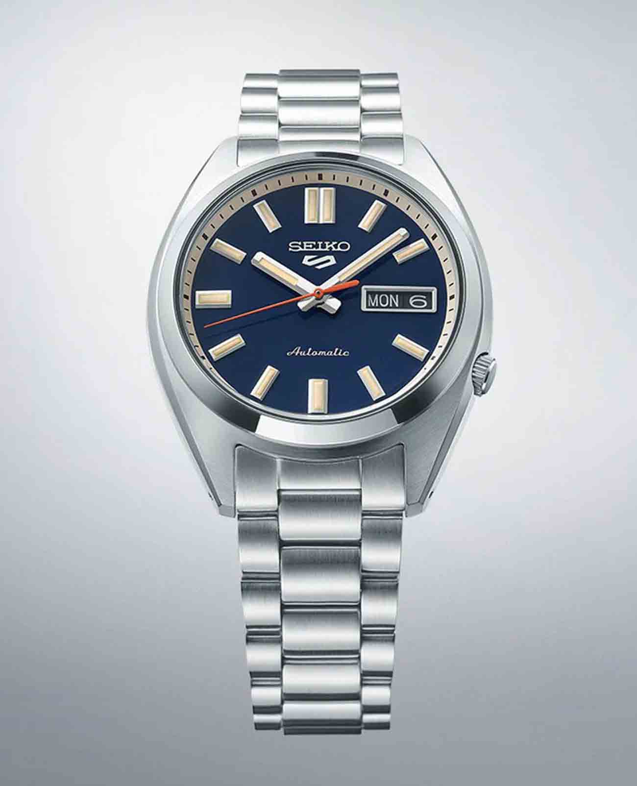Seiko SRPK87K1 мужские часы застежка крупным планом
