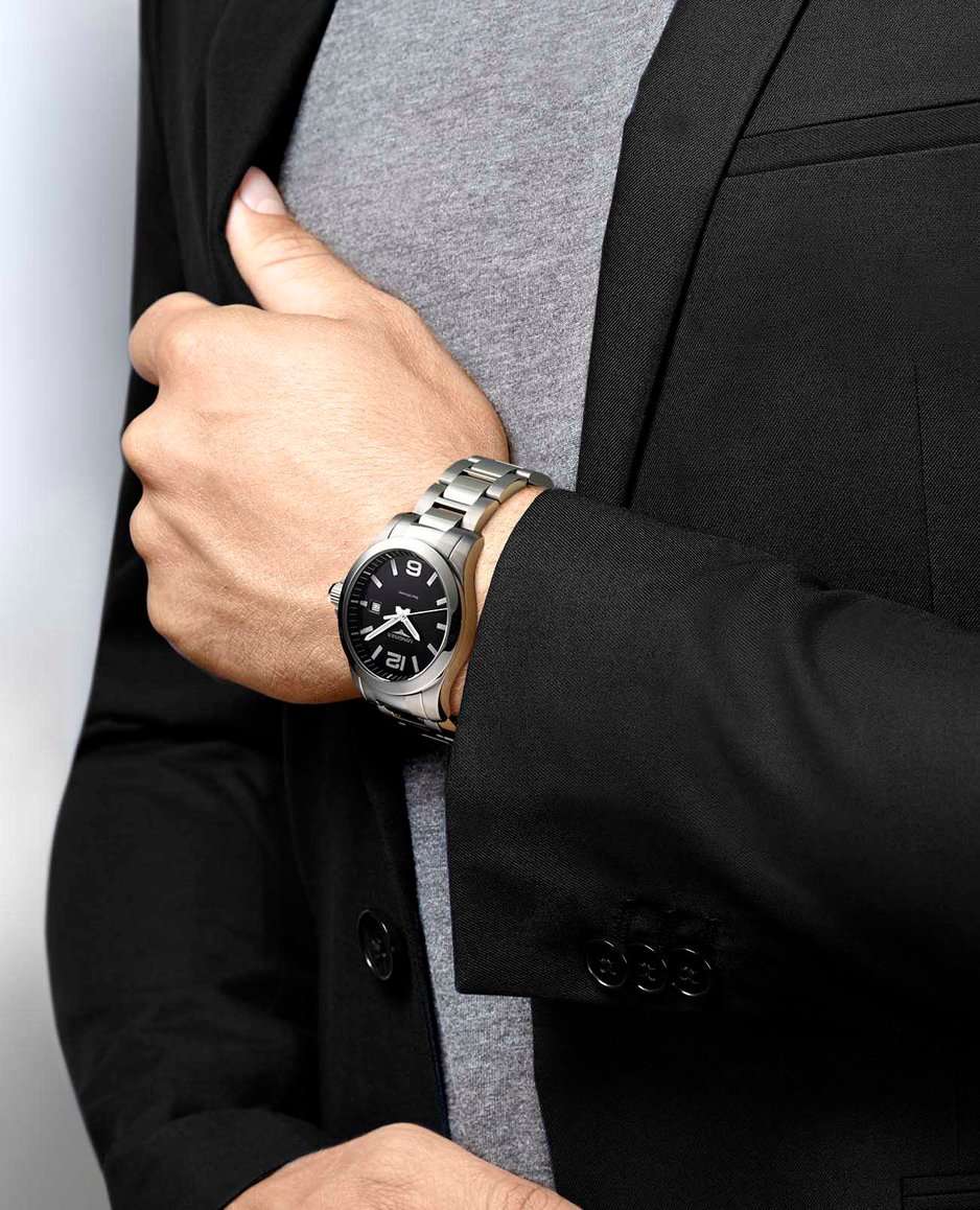 Longines Longines Conquest L3.759.4.58.6  — детали корпуса и нержавеющая сталь