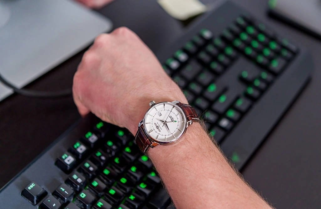 Zeppelin Zeppelin Atlantic 84425 мужские часы бежевый циферблат на запястье