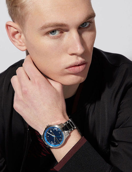Armani Exchange Armani Exchange AX2408,  италия мужские часы на браслете нержавеющая сталь боковой вид