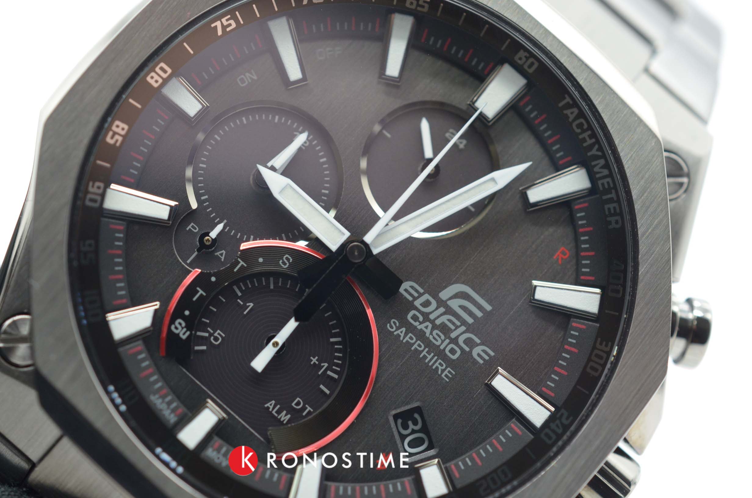 Casio Casio Edifice EQB-1100DC-1A, edifice япония мужские часы на браслете нержавеющая сталь боковой вид
