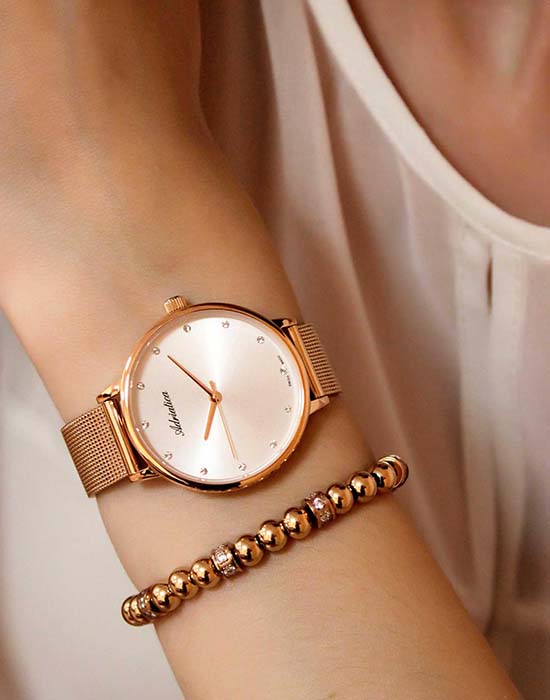 Adriatica A3573.9143Q женские часы застежка крупным планом