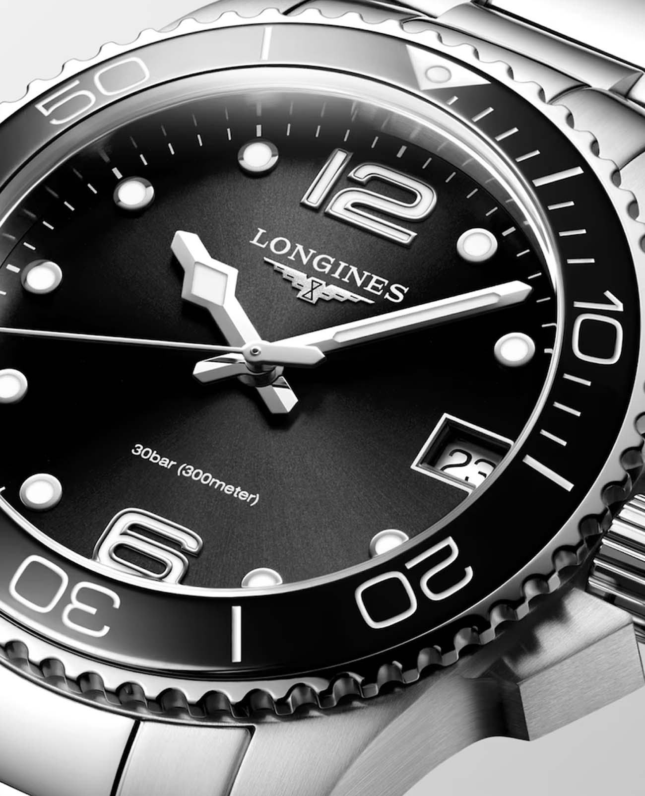 Longines Longines HydroConquest L3.370.4.56.6 , наручные женские часы фото под углом