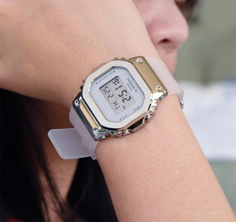 Casio Casio G-Shock GM-S5600SK-7DR (GM-S5600SK-7) женские часы  циферблат на запястье