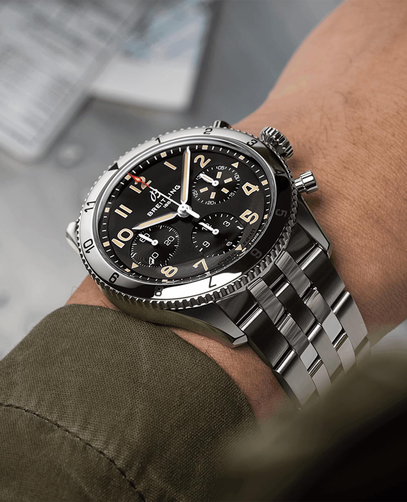 Breitling Breitling Classic Avi Chronograph 42 P-51 Mustang A233803A1B1A1 мужские часы черный циферблат на запястье