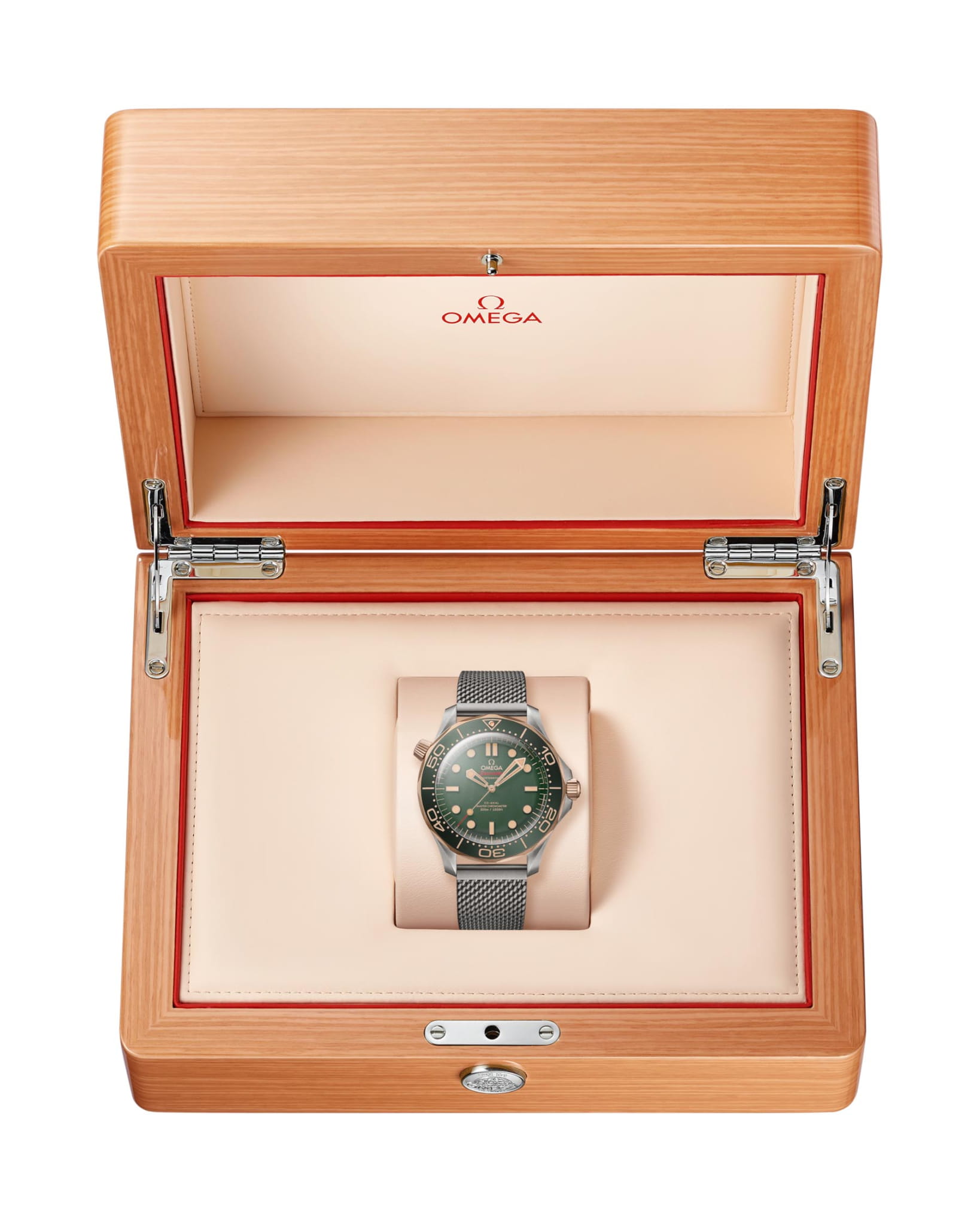 Omega Omega Seamaster Diver 300M 210.90.42.20.10.001, seamaster швейцария мужские часы на браслете титановый боковой вид