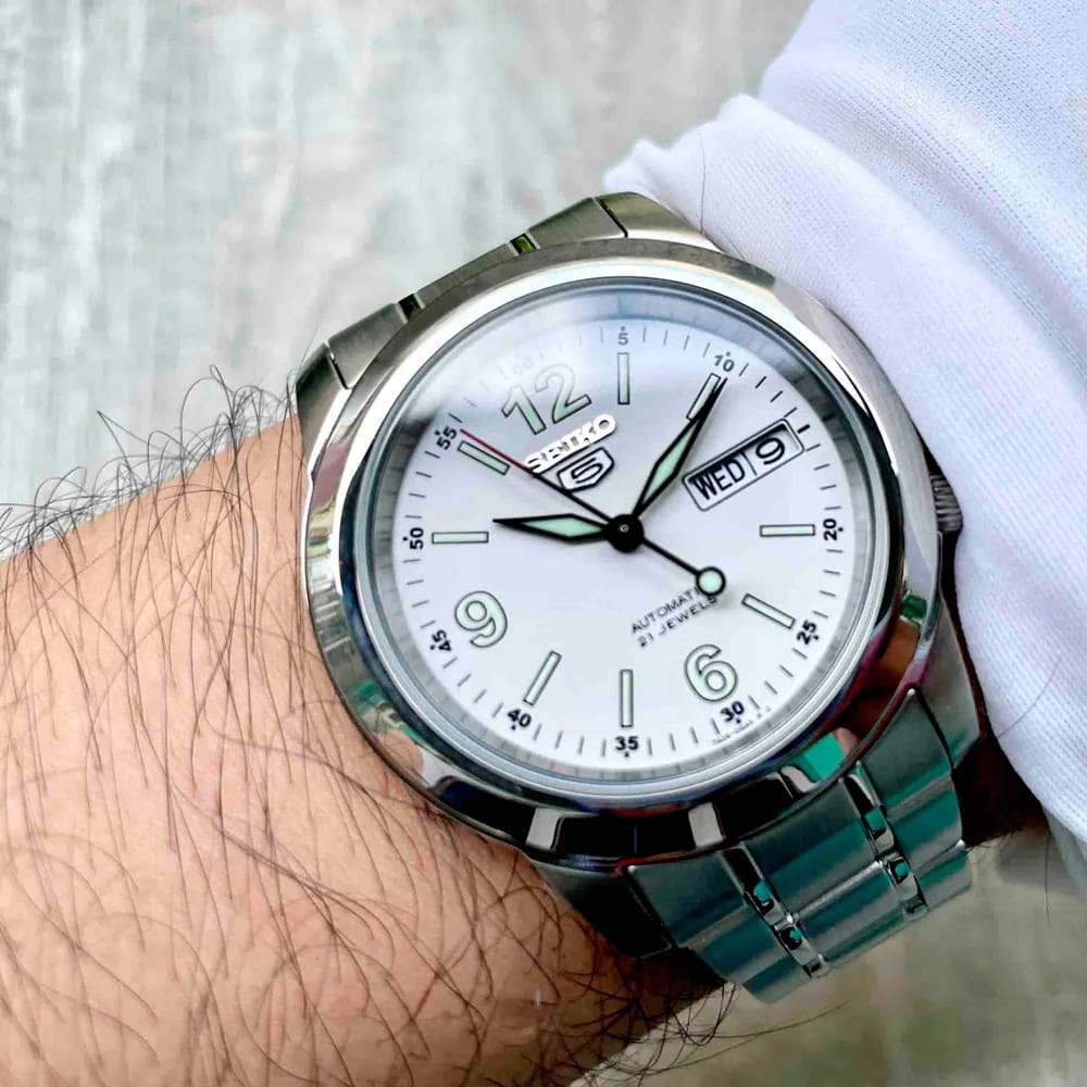 Seiko Seiko 5 Regular SNKE57K1,  япония мужские часы на браслете нержавеющая сталь боковой вид