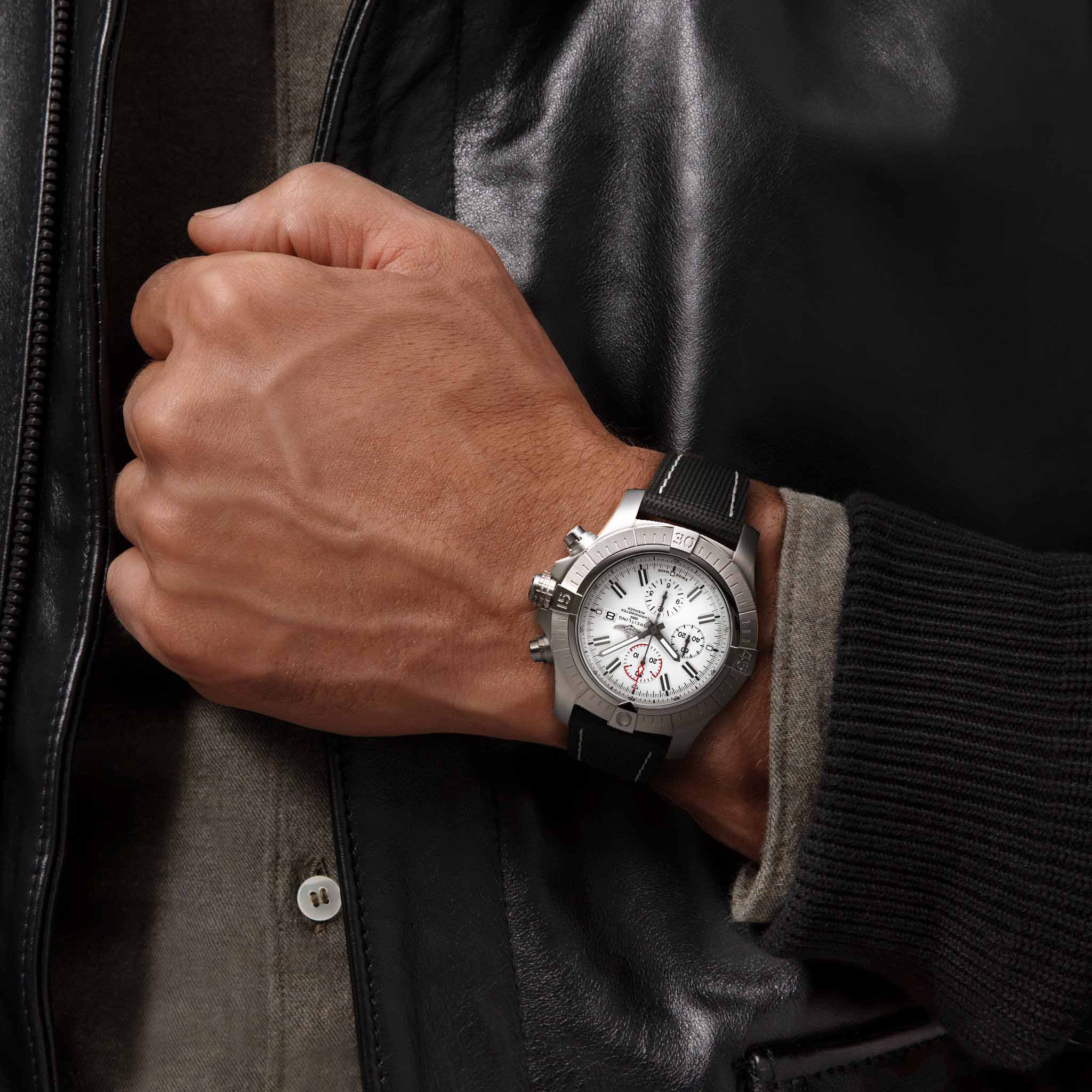 Breitling Breitling Super Avenger Chronograph 48 A133751A1A1X2 мужские часы белый циферблат на запястье