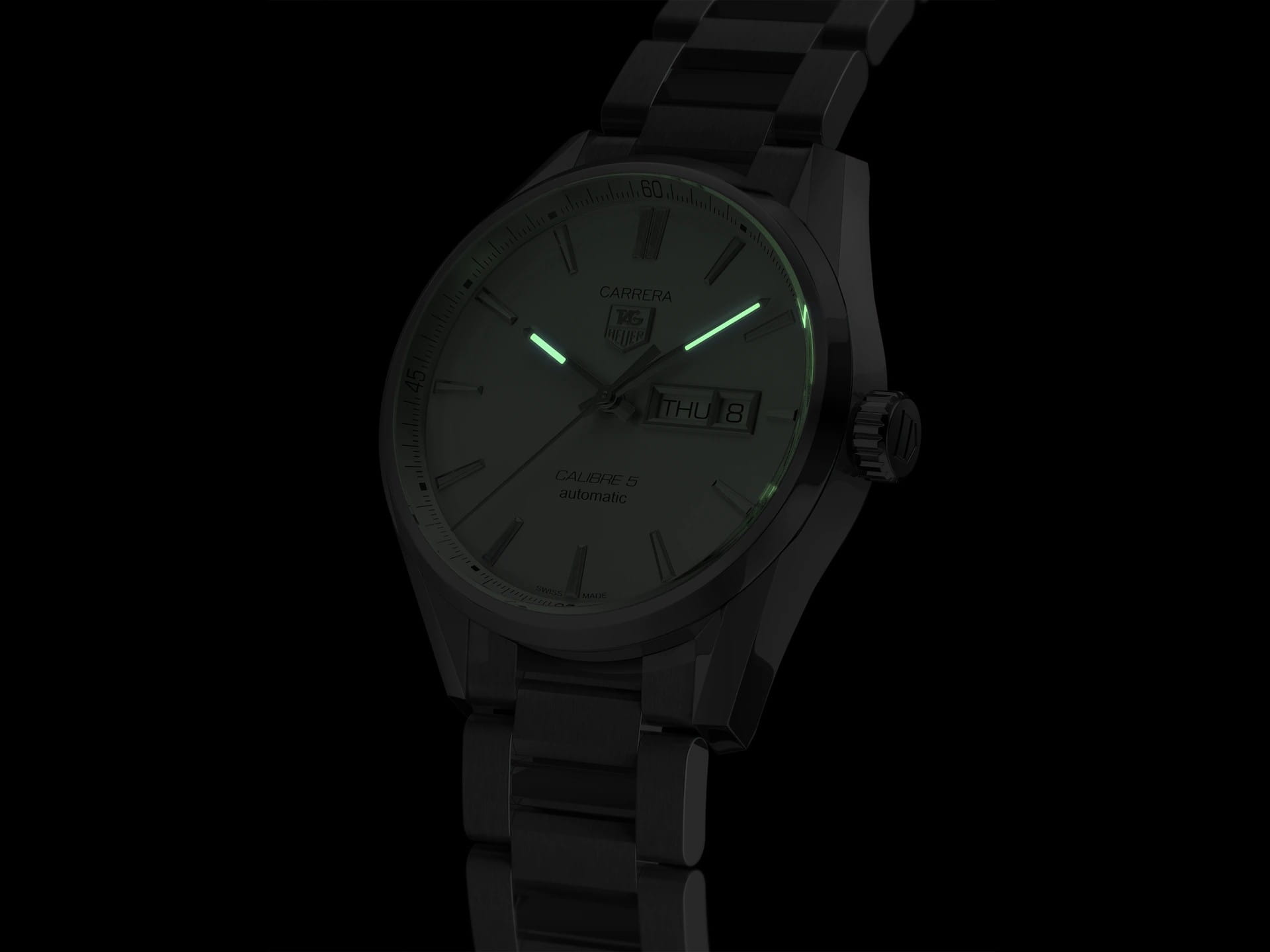 TAG Heuer TAG Heuer Carrera WAR201B.BA0723 механические мужские часы часы крупный план белый циферблата