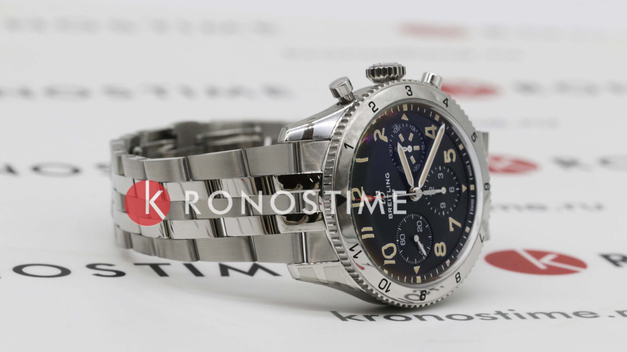 Breitling Breitling Classic Avi Chronograph 42 P-51 Mustang A233803A1B1A1  - задняя крышка металл сталь корпуса, швейцария часы